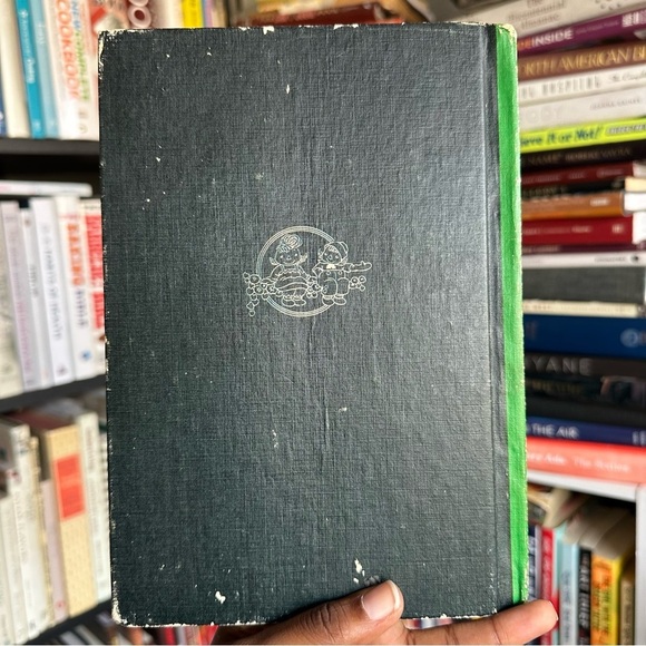 Raggedy Ann and Andy and the Nice Fat Policeman Book (1960) - Picture 6 of 7